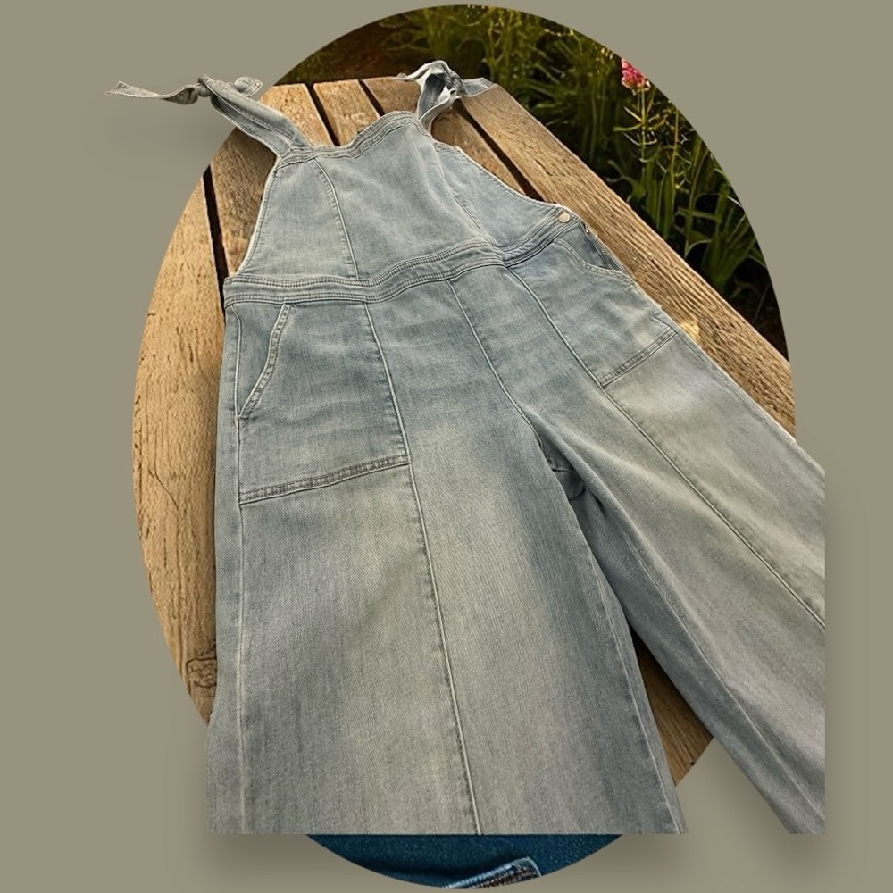 NY & Co Denim Wide Leg Overalls. NWT
SIZE: XL - Picture 8 of 13